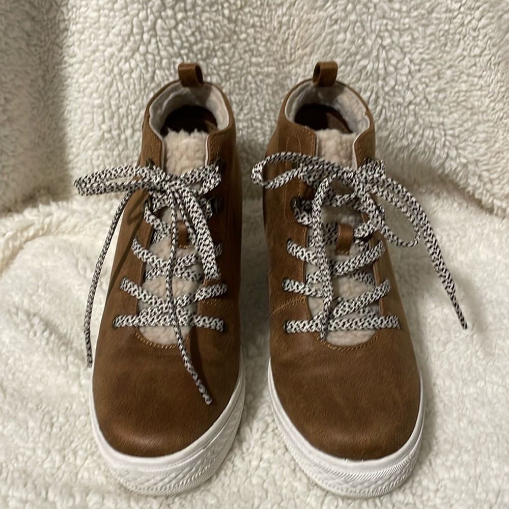 Camel/Sherpa Boots